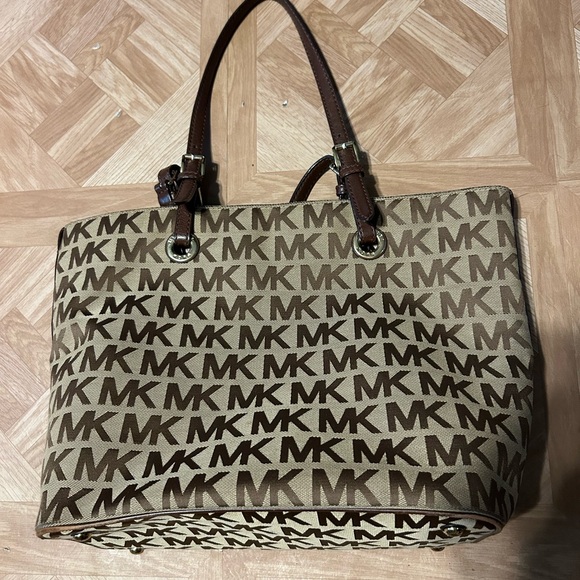 Michael Kors Tote Bag - Picture 1 of 6